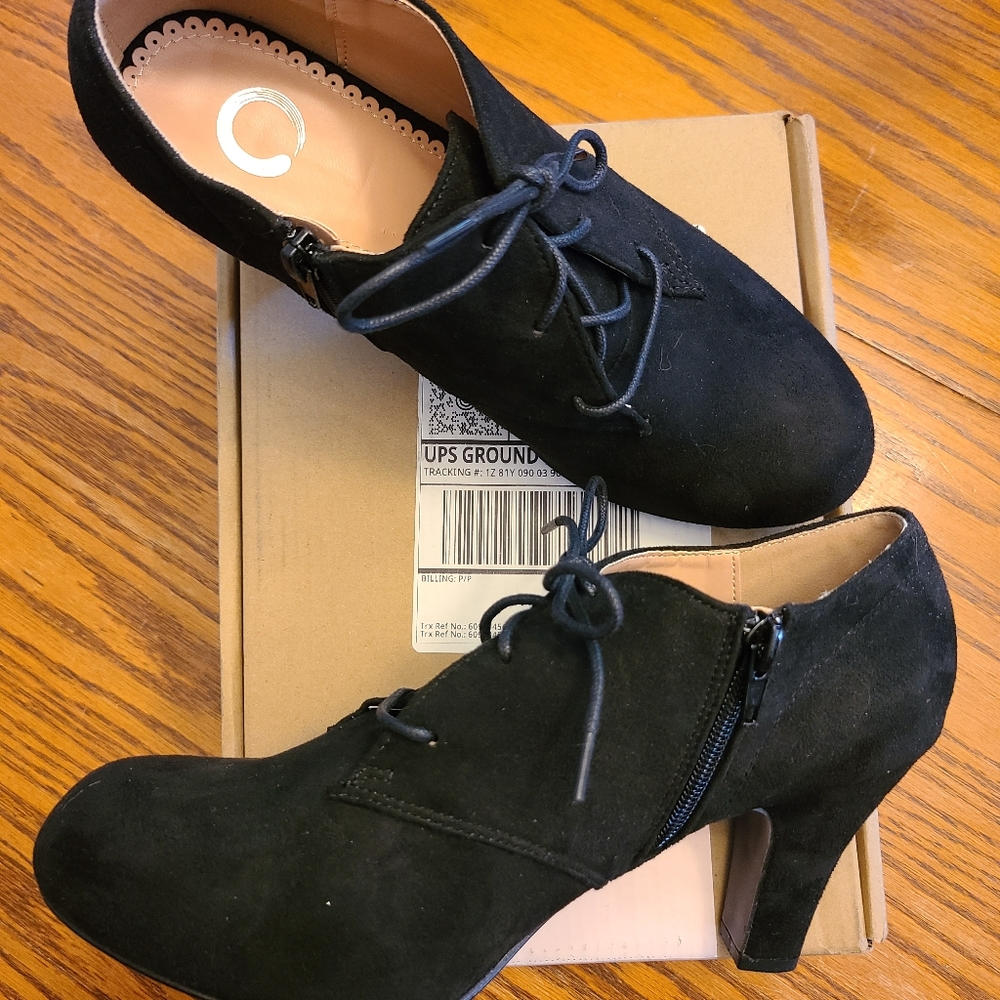 Journee Shoes